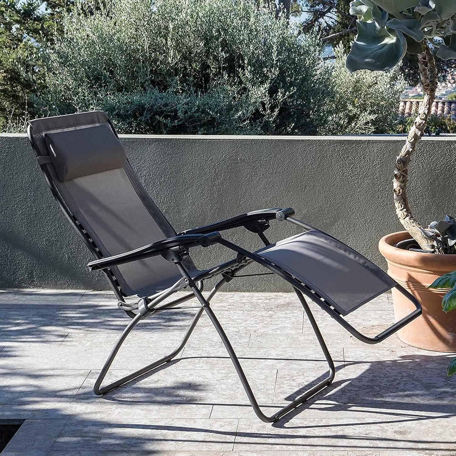 Lafuma LFM2049-8717 R-Clip Batyline Iso Relaxation Zero Gravity Recliner Chair, Folding Outdoor Lounge Chair with Removable Cushion, Graphite(Graphite Grey)